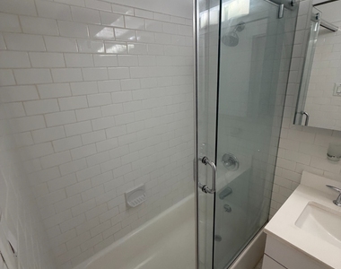 East 56th Street - Photo Thumbnail 7