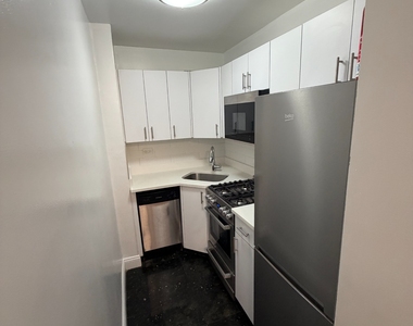 East 56th Street - Photo Thumbnail 4