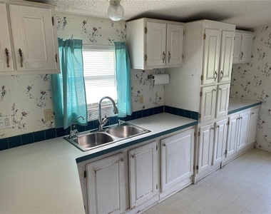 8929 Honeywell Road - Photo Thumbnail 5