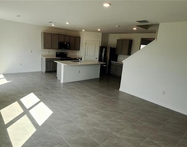 32813 Osprey Peak Way - Photo Thumbnail 8