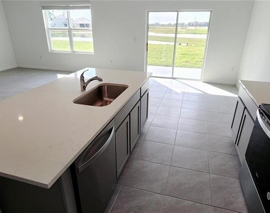 32813 Osprey Peak Way - Photo Thumbnail 7