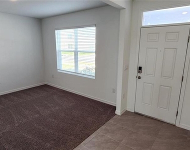 32813 Osprey Peak Way - Photo Thumbnail 12