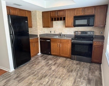 305 S Westland Avenue - Photo Thumbnail 5