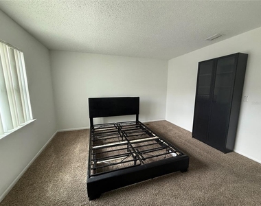 7210 N Manhattan Avenue - Photo Thumbnail 13