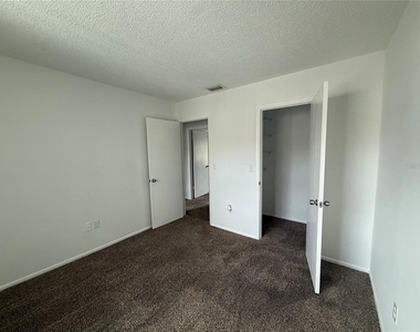 7210 N Manhattan Avenue - Photo Thumbnail 18