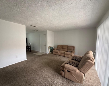 7210 N Manhattan Avenue - Photo Thumbnail 2