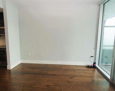111 N 12th Street - Photo Thumbnail 6