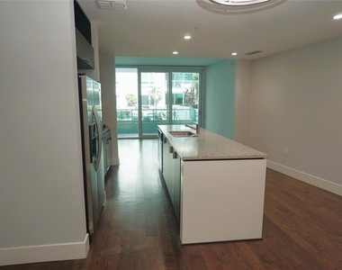 111 N 12th Street - Photo Thumbnail 2