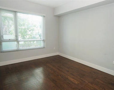 111 N 12th Street - Photo Thumbnail 8