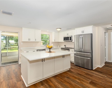 4722 Stearns Road - Photo Thumbnail 4