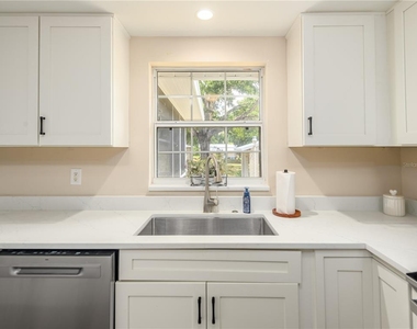4722 Stearns Road - Photo Thumbnail 6