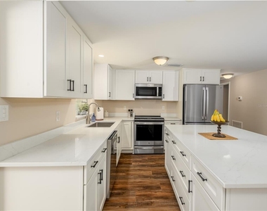 4722 Stearns Road - Photo Thumbnail 5