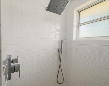 4722 Stearns Road - Photo Thumbnail 14