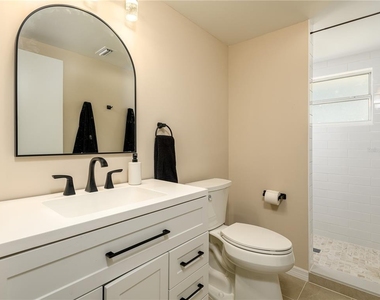 4722 Stearns Road - Photo Thumbnail 13