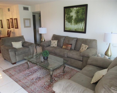 2468 Florentine Way - Photo Thumbnail 4