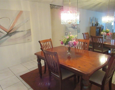 2468 Florentine Way - Photo Thumbnail 8