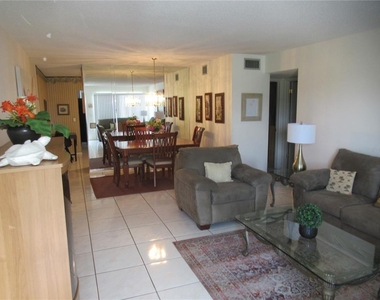 2468 Florentine Way - Photo Thumbnail 5