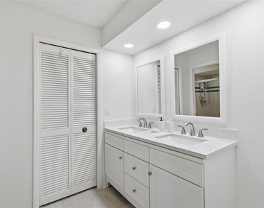 50 Pelican Place - Photo Thumbnail 14