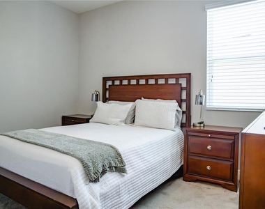 10452 Laguna Plains Drive - Photo Thumbnail 7