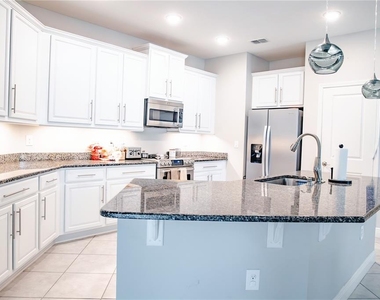 10452 Laguna Plains Drive - Photo Thumbnail 13
