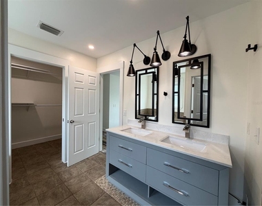 1204 E Ellicott Street - Photo Thumbnail 14