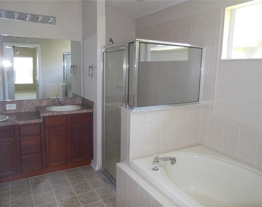 15447 Osprey Glen Drive - Photo Thumbnail 8