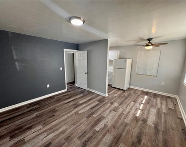 2318 4th Street S - Photo Thumbnail 4