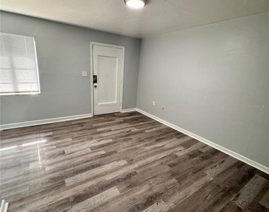 2318 4th Street S - Photo Thumbnail 6