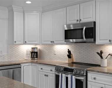 4815 W San Rafael Street - Photo Thumbnail 14