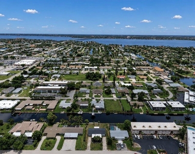 4933 Victoria Drive - Photo Thumbnail 21