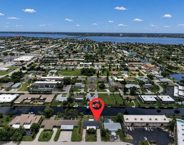 4933 Victoria Drive - Photo Thumbnail 23