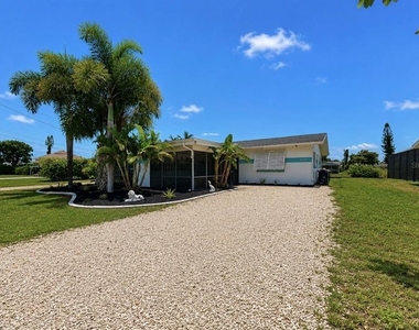 4933 Victoria Drive - Photo Thumbnail 2