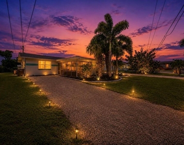 4931 Victoria Drive - Photo Thumbnail 3