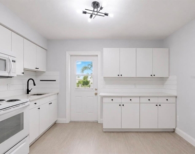 4931 Victoria Drive - Photo Thumbnail 9
