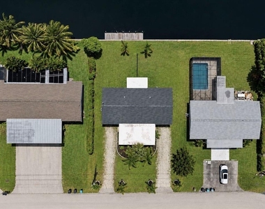 4931 Victoria Drive - Photo Thumbnail 22
