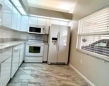 9221 Estrada Place - Photo Thumbnail 4
