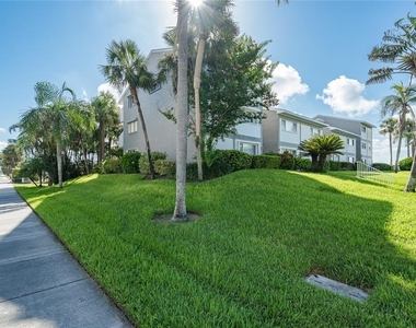1301 Gulf Boulevard - Photo Thumbnail 2