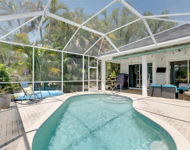 360 Cedarbrook Court - Photo Thumbnail 17
