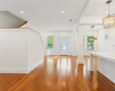 214 E Floribraska Avenue - Photo Thumbnail 12