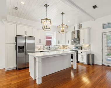214 E Floribraska Avenue - Photo Thumbnail 6