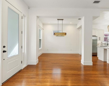 214 E Floribraska Avenue - Photo Thumbnail 3