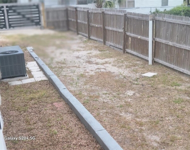 2220 E 17th Avenue - Photo Thumbnail 3