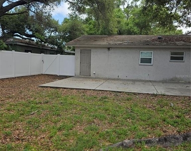 3074 Pine Tree Avenue - Photo Thumbnail 23