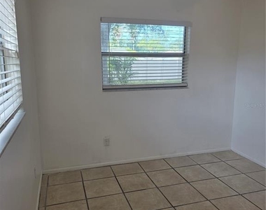 3074 Pine Tree Avenue - Photo Thumbnail 35