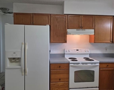 3074 Pine Tree Avenue - Photo Thumbnail 15