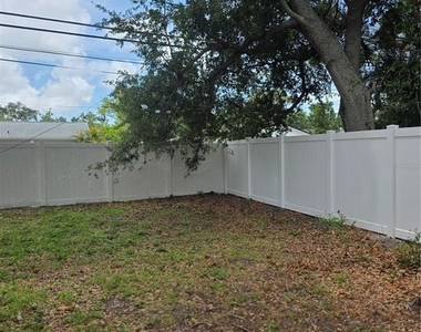 3074 Pine Tree Avenue - Photo Thumbnail 25
