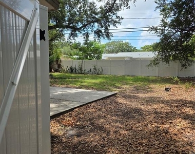 3074 Pine Tree Avenue - Photo Thumbnail 6