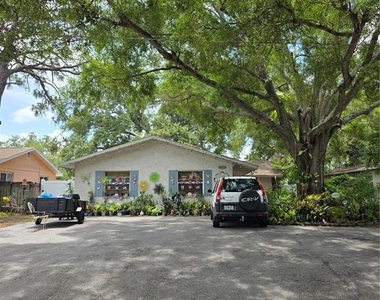 3074 Pine Tree Avenue - Photo Thumbnail 2
