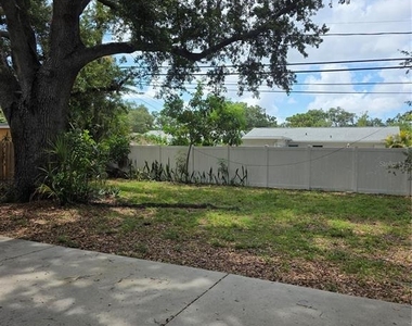 3074 Pine Tree Avenue - Photo Thumbnail 27