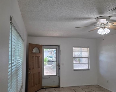 3074 Pine Tree Avenue - Photo Thumbnail 11